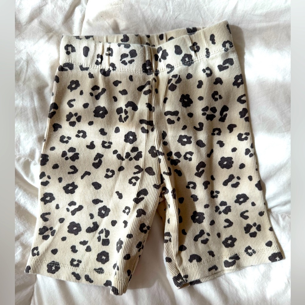 Two biker shorts/cotton short leggings